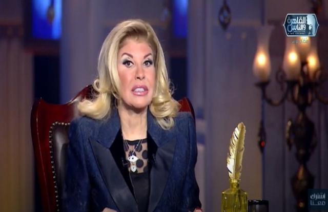 هالة سرحان: «الكاميرا بتنور لما تشوف روبي» فيديو