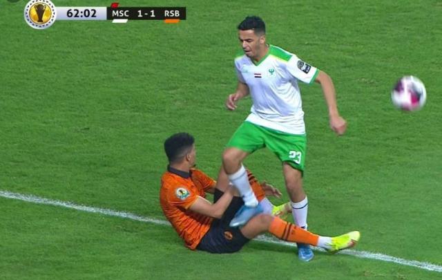 المصري يخطف فوزًا صعبًا من نهضة بركان في الكونفيدرالية