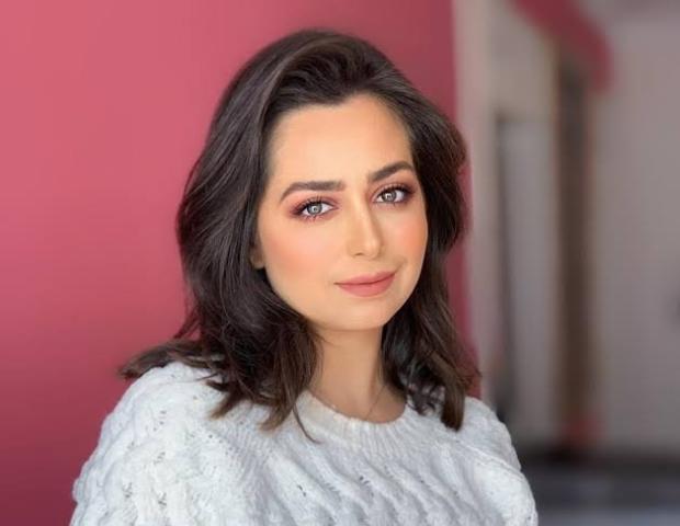 هبة مجدي تشارك جمهورها كواليس «المداح 2»