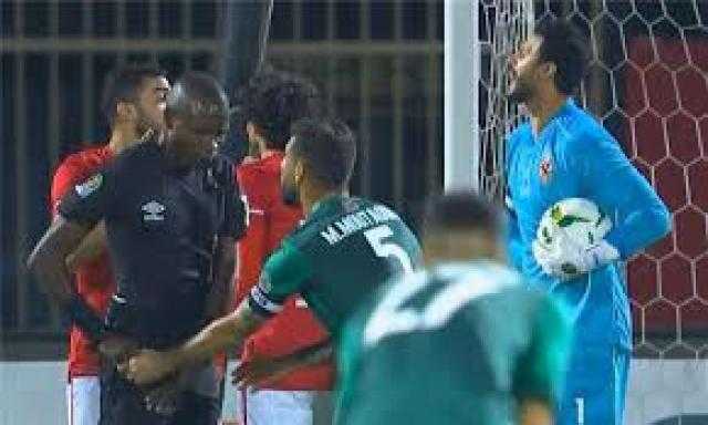 قرار عاجل من الكاف بشأن طاقم تحكيم مباراة الأهلي والرجاء في أبطال إفريقيا