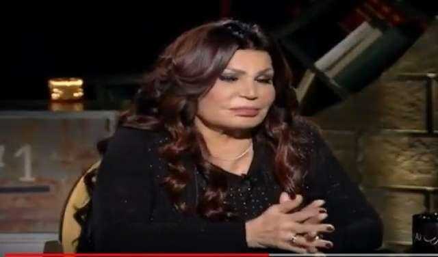 نجوى فؤاد: تزوجت 6 مرات فقط منهم مرة عرفي.. فيديو