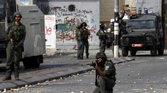 إصابة 12 فلسطينيًا في مواجهات مع جيش الاحتلال
