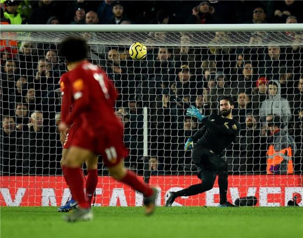 هدف صلاح في مرمى مانشستر يونايتد