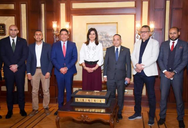 لقاء وزيرة الهجرة وأكام للتطوير العقاري 