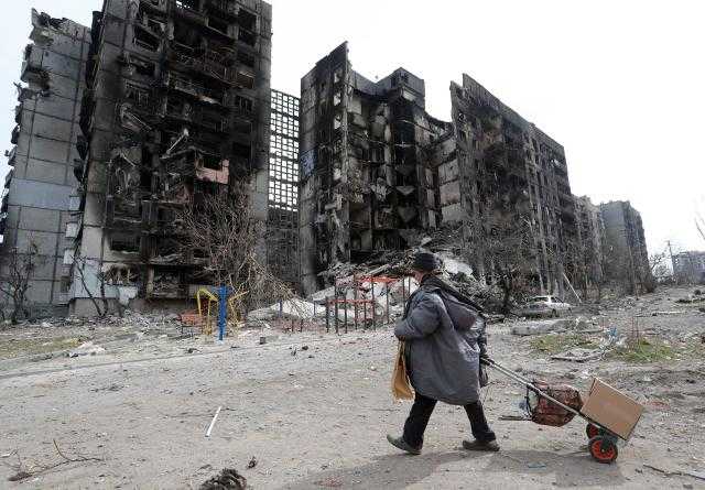 عمدة ماريوبول: لا يزال هناك حوالي 100 ألف شخص في المدينة
