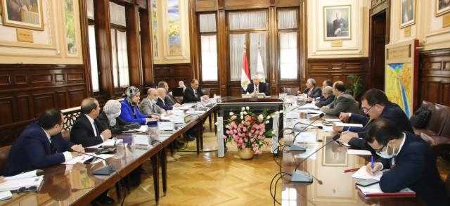 «القصير» يوجه بتوسيع دائرة المستفيدين من برنامج التنمية الزراعية