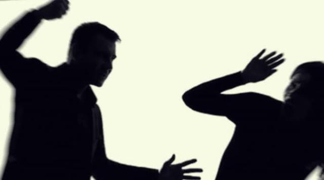 «كان هيصفي عيني بمفتاح ومعه مسدس».. سيدة تستغيث من اعتداءات طليقها - فيديو