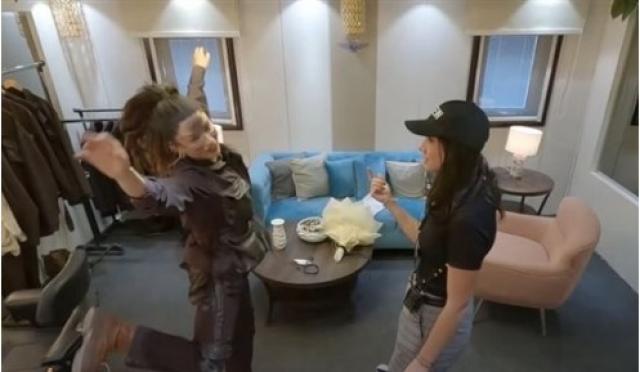 فاندام يتغزل في «سينتيا خليفة»