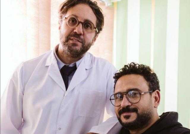 أكرم حسني يعلن مشاركة هشام ماجد في «مكتوب عليا» - صور