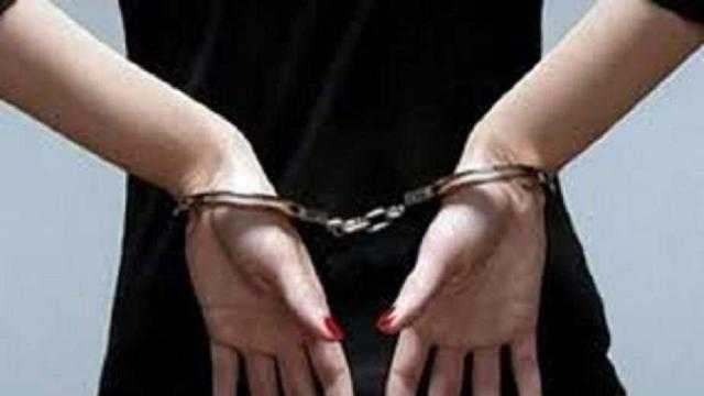 ضبط السيدة المتهمة بالتعدي على 3 فتيات في المترو بسبب ملابسهن