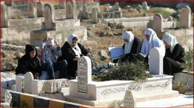 لأول مرة.. اختلاف «الأزهر» و«دار الإفتاء» في حكم زيارة المقابر أيام العيد