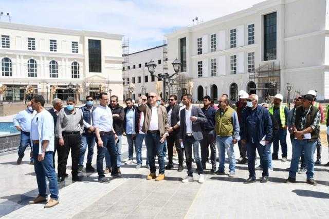«الجزار» يتجول بالمدينة التراثية.. ويتفقد أعمال الميادين بمدينة العلمين الجديدة