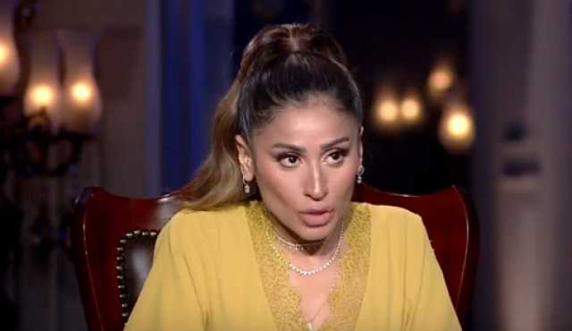 «اشتغلتي بالواسطة».. دينا الشربيني تنفعل على الهواء