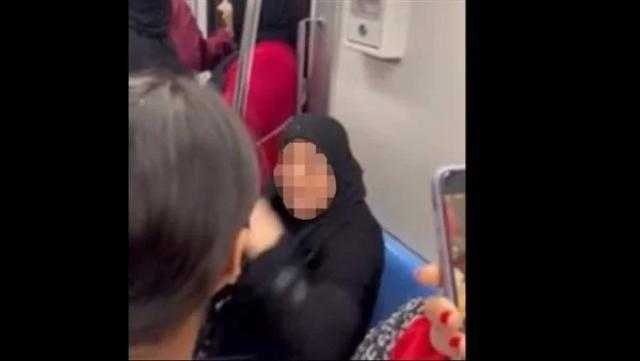 إخلاء سبيل السيدة المعتدية على 3 فتيات في المترو بعد التصالح معهن