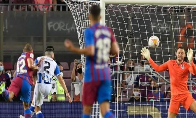 برشلونة يعود لوصافة الدوري بفوز صعب على ريال سواسييداد