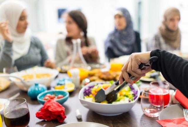 وقت السحور ودعاء نية الصيام.. اعرف موعد أذان الفجر الجمعة 21 رمضان 2022