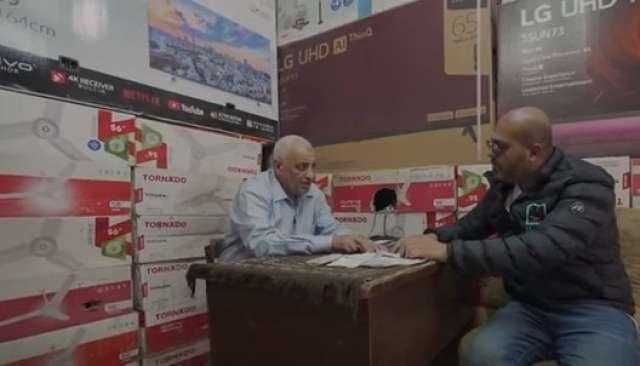 تعالوا خدوا إيصالاتكم.. «حياة كريمة» يسدد ديون المتعثرين لمحل أجهزة كهربائية