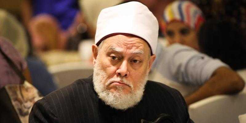 ما هو حكم ادعاء المرض خوفا من الحسد؟.. علي جمعة يرد