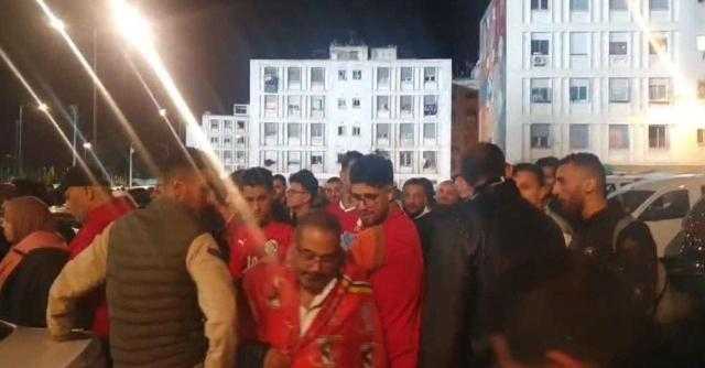 الأمن المغربي يمنع جماهير الأهلي من دخول ملعب مباراة الرجاء