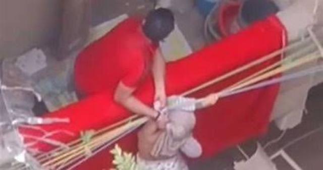 محامي والد «طفلة البلكونة» يكشف عن موعد إخلاء سبيل موكله (خاص)