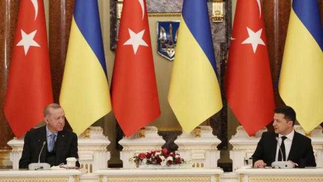 أردوغان لزيلينسكي: تركيا مستعدة للمساعدة خلال عملية المفاوضات مع روسيا