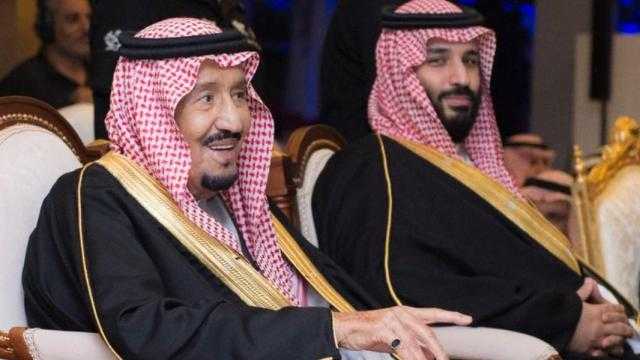 الملك سلمان وولي العهد السعودي يهنئان ماكرون بإعادة انتخابه رئيسا لفرنسا