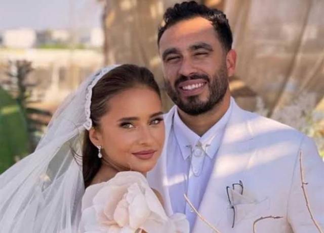 نيللي كريم تغازل زوجها هشام عاشور بالروسية