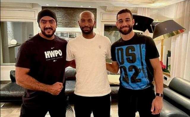 العوضي يتصدر مواقع التواصل الاجتماعي في أحدث ظهور له برفقة شيكابالا والسولية