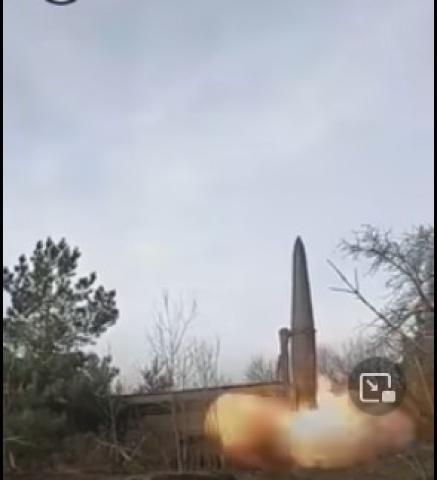 إطلاق صواريخ ”إسكندر” المدمرة على مواقع عسكرية بأوكرانيا.. فيديو