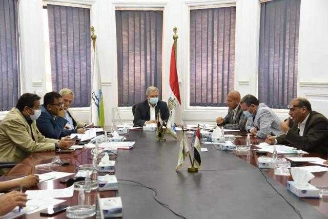 وزير الإسكان يتابع إجراءات «القابضة للمياه» لاستقبال فصل الصيف والعطلات الرسمية