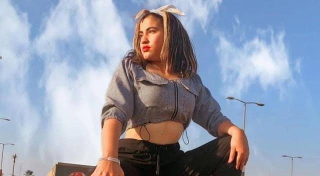 بتهمة الفسق والفجور.. وصول فتاة التيك توك موكا حجازي إلى «محكمة الطفل»