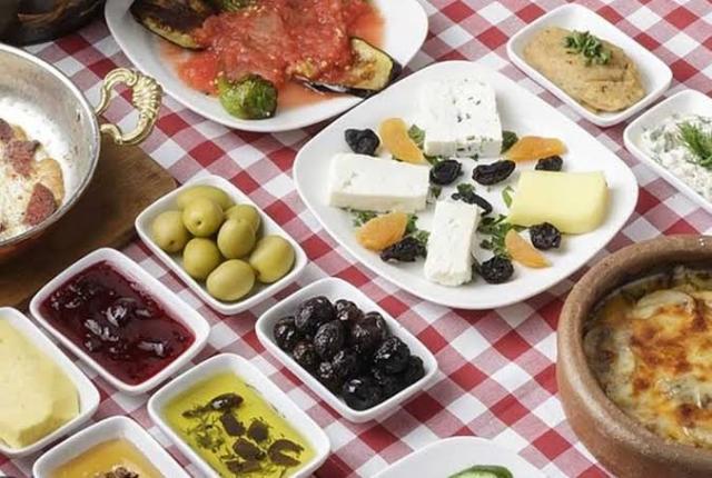 «ابعدوا عن العيش».. خبيرة تغذية تكشف أفضل وجبة للسحور «فيديو»