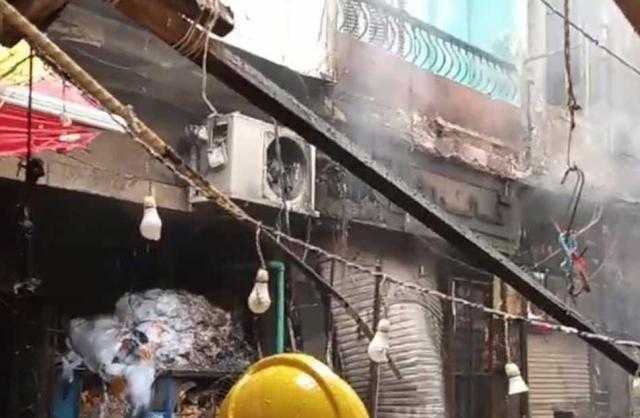 ارتفاع عدد مصابي حريق المنشية بالإسكندرية لـ 12 شخصًا