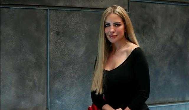 ريم مصطفى تحتفل مع فريق عمل «سوتس بالعربي» بانتهاء التصوير «صور»