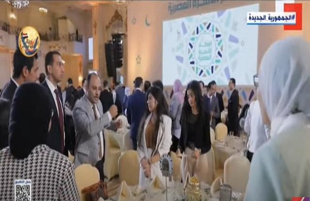 وصول المدعوين إلى حفل إفطار الأسرة المصرية «فيديو»