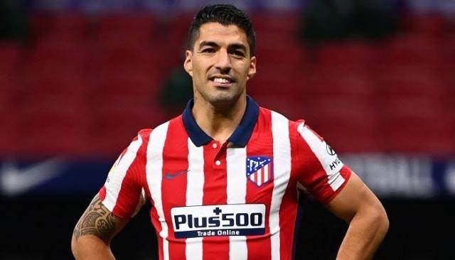 نجم الفريق يلمح بالرحيل.. سواريز يعبر عن تقديره لجمهور أتلتيكو مدريد