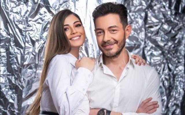 شاهد.. ليلى أحمد زاهر تحتفل بعيد ميلاد والدها