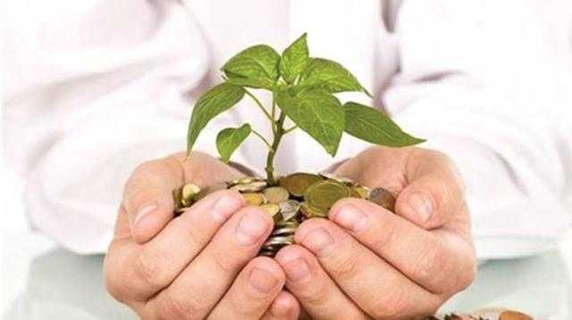 للفقراء والمساكين.. هل يجوز إخراج زكاة الفطر عن الابن المسافر؟