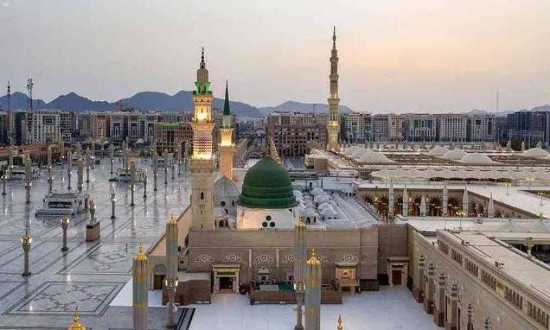أمير منطقة المدينة المنورة يزور سلطان بروناي دار السلام