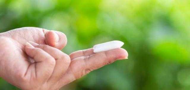 ما حكم ما يَدخُلُ المهبل من لبوسٍ أو إصبع في نهار رمضان؟ الإفتاء تُجيب