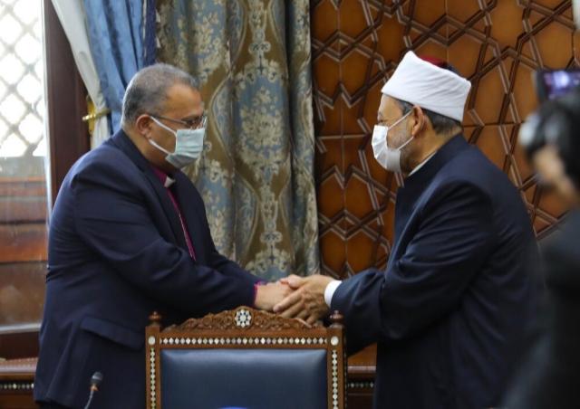 شيخ الأزهر يستقبل رئيس الطائفة الإنجيلية للتهنئة بعيد الفطر المبارك