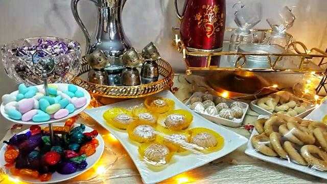 استشاري يقدم روشتة غذائية لأول أيام عيد الفطر «فيديو»