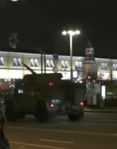 دبابات روسية تجول شوارع موسكو استعدادا لعرض عيد النصر «فيديو»