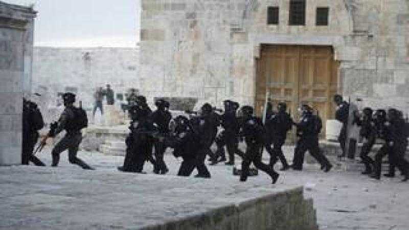الاحتلال يعتقل 11 فلسطينيًا.. ومستوطنون يقتحمون الحرم القدسي