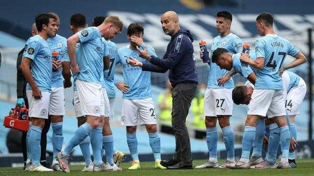 مان سيتي يفوز على ليدز برباعية نظيفة ويتصدر الدوري الإنجليزي