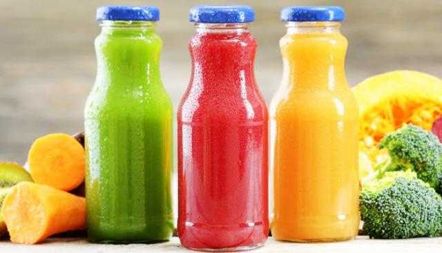 طبيب تغذية يحذر من تناول العصائر: تسبب أمراض خطيرة  «فيديو»