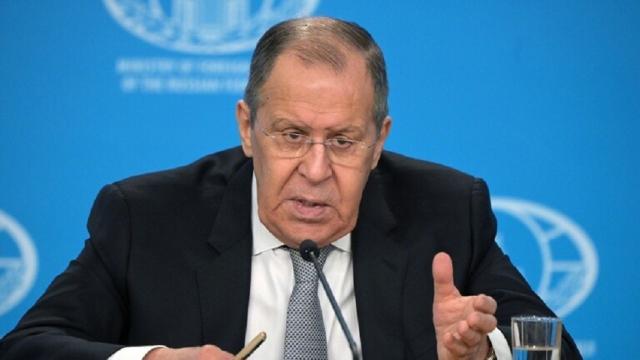 لافروف: كييف تريد إخراج المسلحين من مصنع ”آزوفستال”
