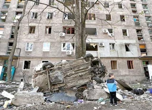 روسيا تعلن عن إجلاء 80 مدنيا من مصنع ”آزوفستال” في ماريوبول