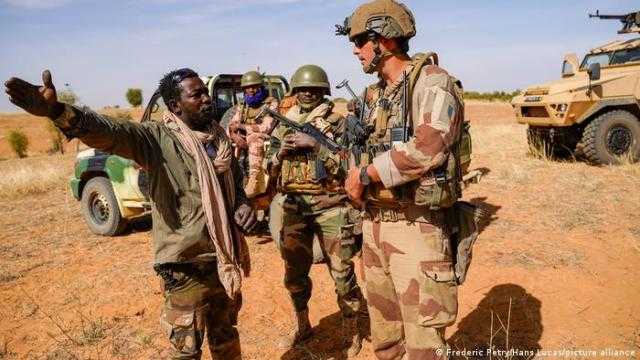 المجلس العسكري في مالي يلغي الاتفاقيات الدفاعية مع فرنسا