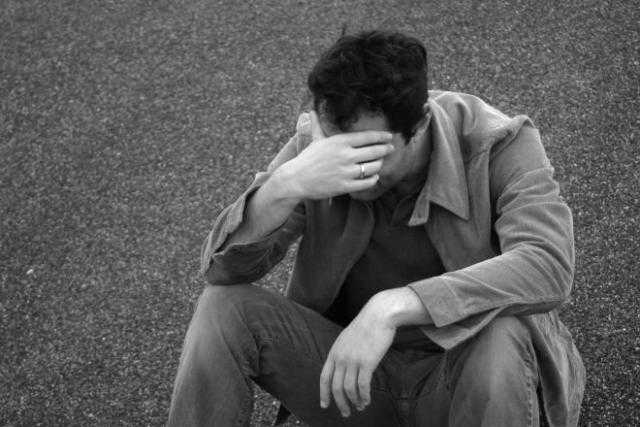 ما حكم قطع صلة الرحم مع الأقارب الذين يُسيئون إليّ ولأسرتي؟.. الأزهر يُجيب